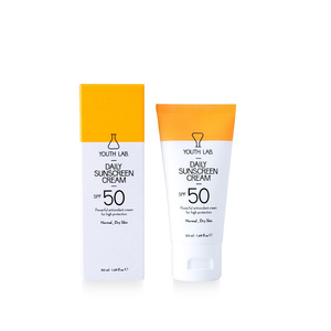 Daily Sunscreen Cream Αντηλιακή Προσώπου με Χρώμα Κανονικές - Ξηρές SPF50 50ml